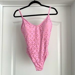 Never worn, one-piece bathing suit from J. Crew! 💕🩱